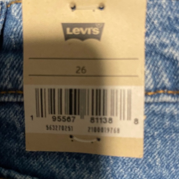 Levi’s Jean shorts - Picture 4 of 5